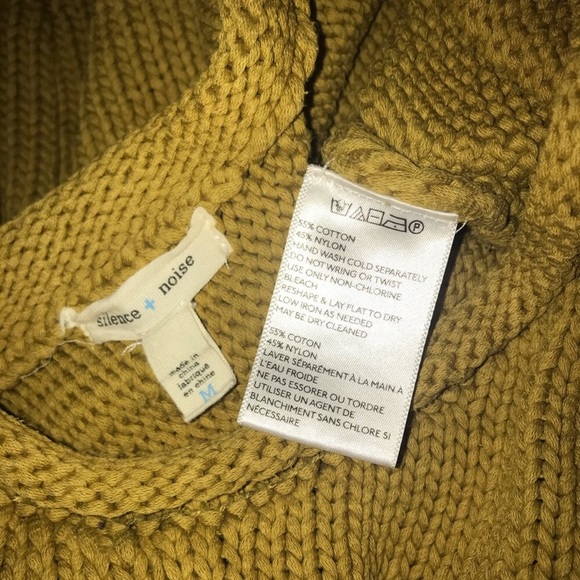 Urban Outfitters Silence and Noise crop sweater - Picture 3 of 4